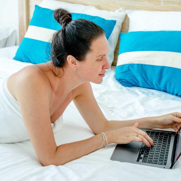 Sexting Vs Live Sex Call: What’s the Difference?