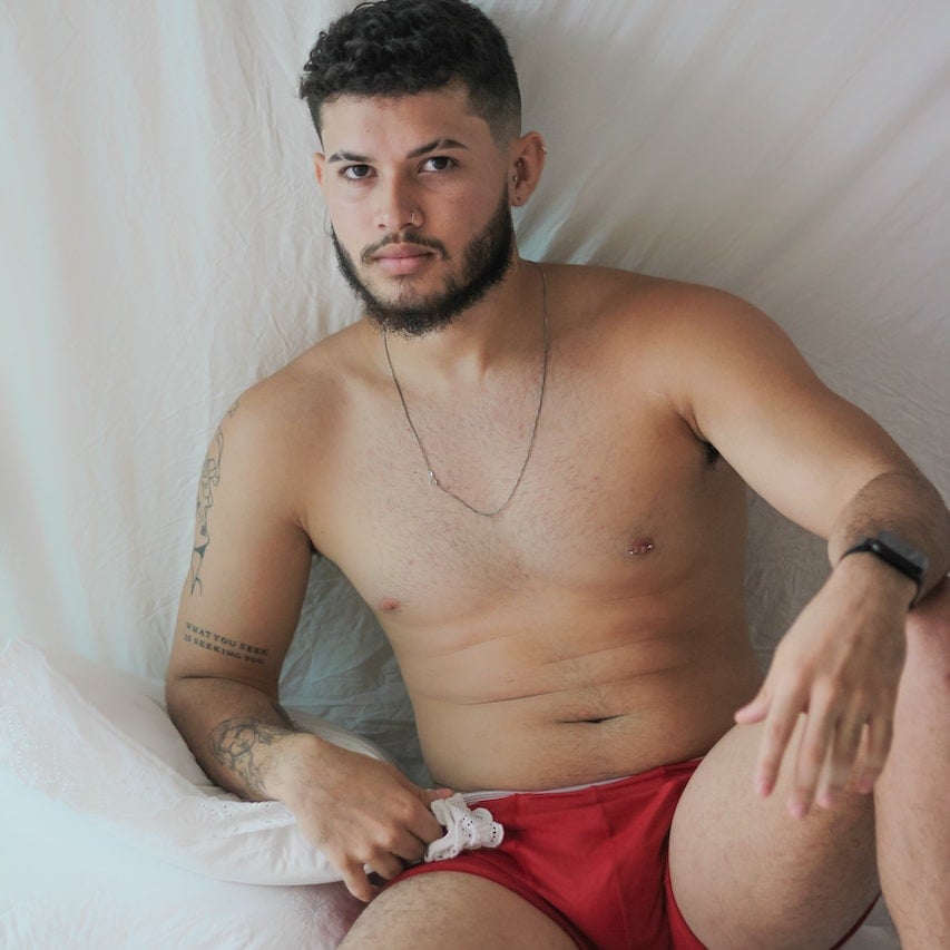 If You’re Looking for THE BEST Gay Chat Rooms, You’ll Love THESE 5 Live Gay Cams…