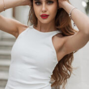Naomi, 25